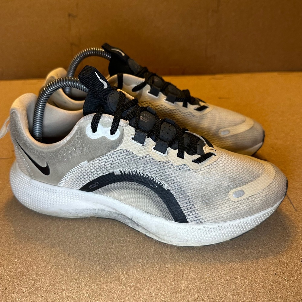 Nike Escape Run 2 Summit White Black Womens Running Shoes DJ9976-100 Size 8.5‎